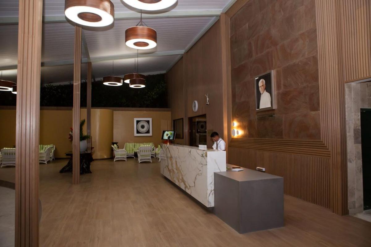 Gran Hotel De Lago - Lago Agrio Nueva Loja Esterno foto