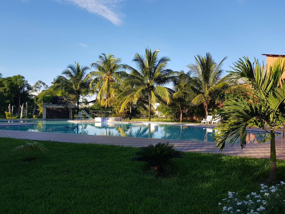 Gran Hotel De Lago - Lago Agrio Nueva Loja Esterno foto