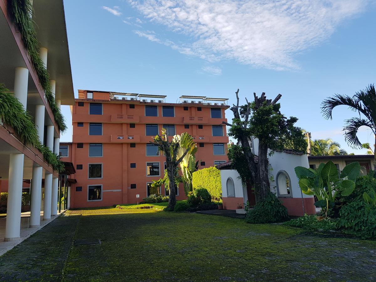 Gran Hotel De Lago - Lago Agrio Nueva Loja Esterno foto
