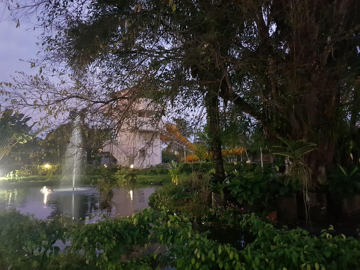 Gran Hotel De Lago - Lago Agrio Nueva Loja Esterno foto