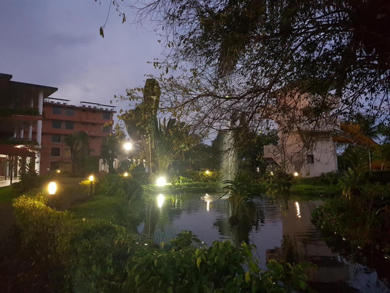 Gran Hotel De Lago - Lago Agrio Nueva Loja Esterno foto