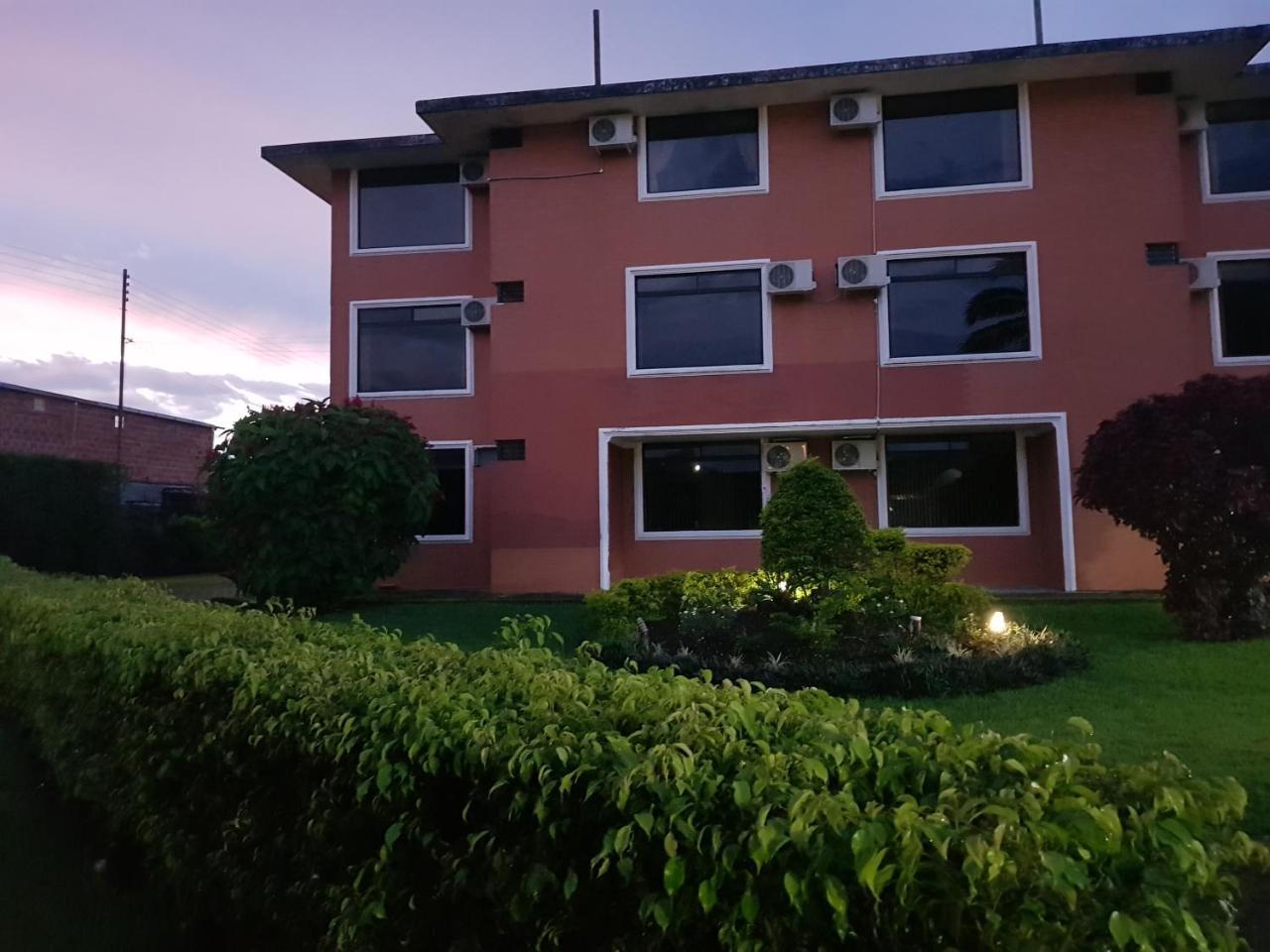 Gran Hotel De Lago - Lago Agrio Nueva Loja Esterno foto