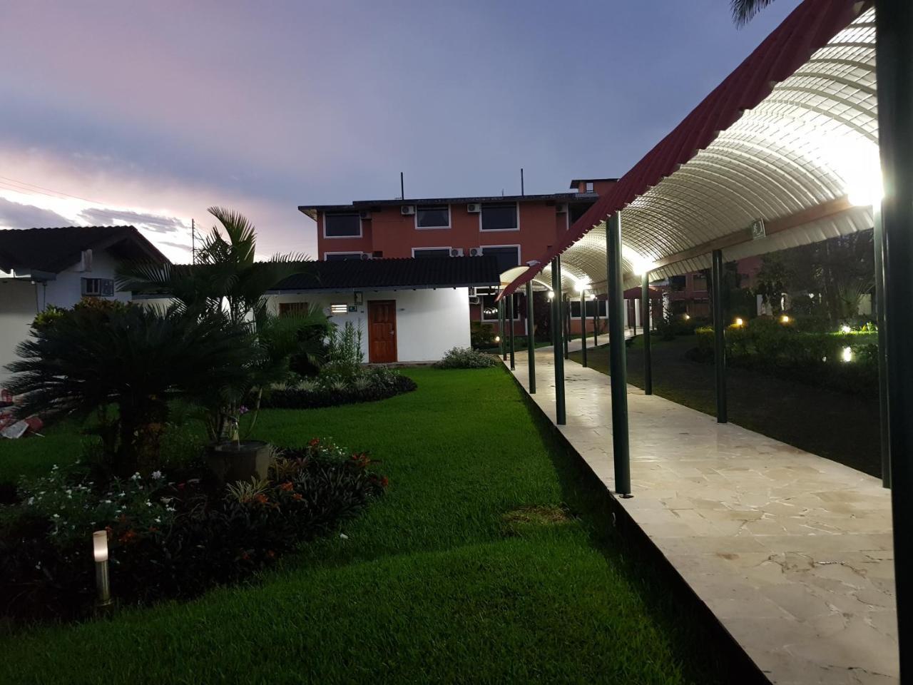 Gran Hotel De Lago - Lago Agrio Nueva Loja Esterno foto