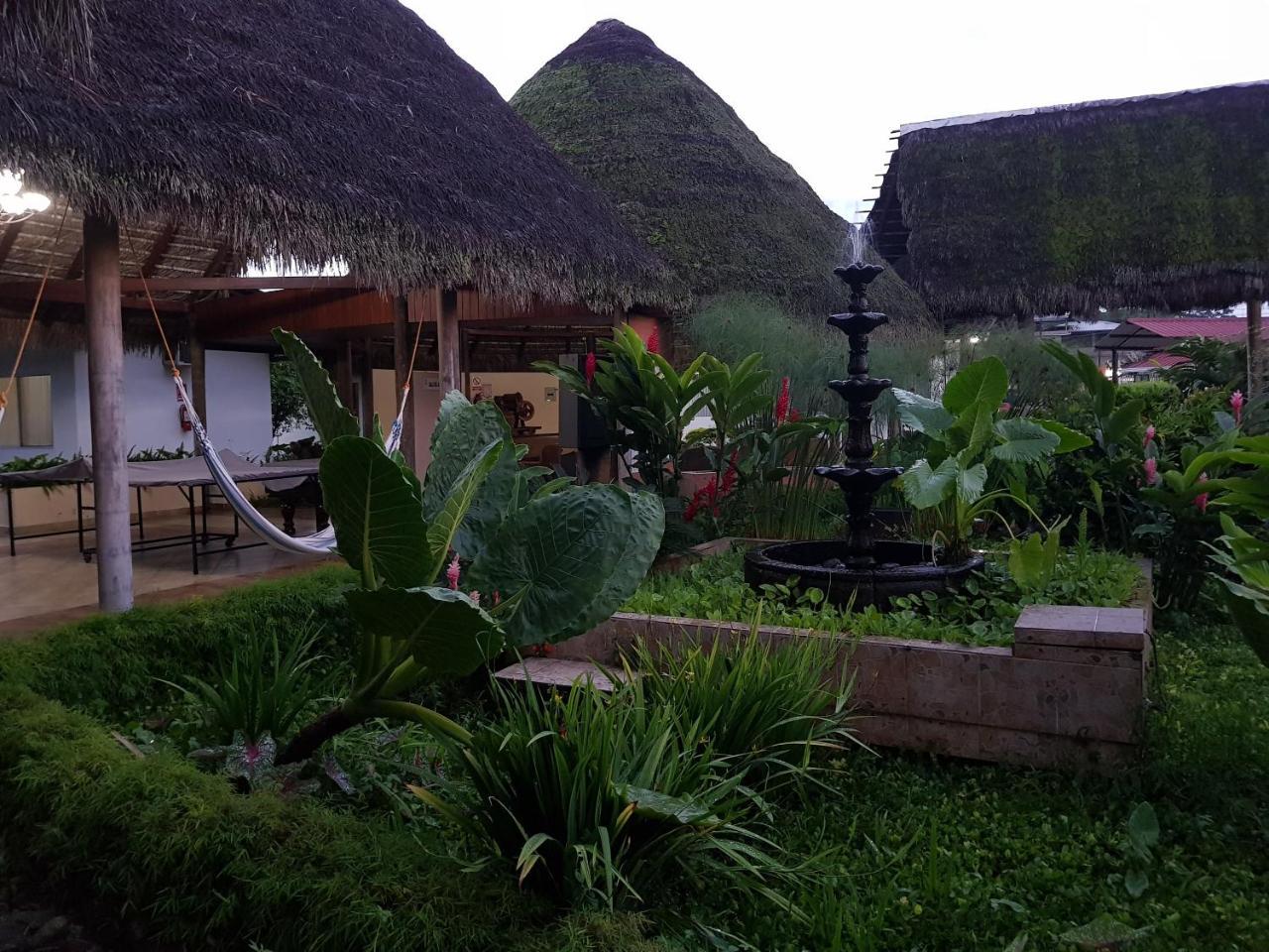 Gran Hotel De Lago - Lago Agrio Nueva Loja Esterno foto