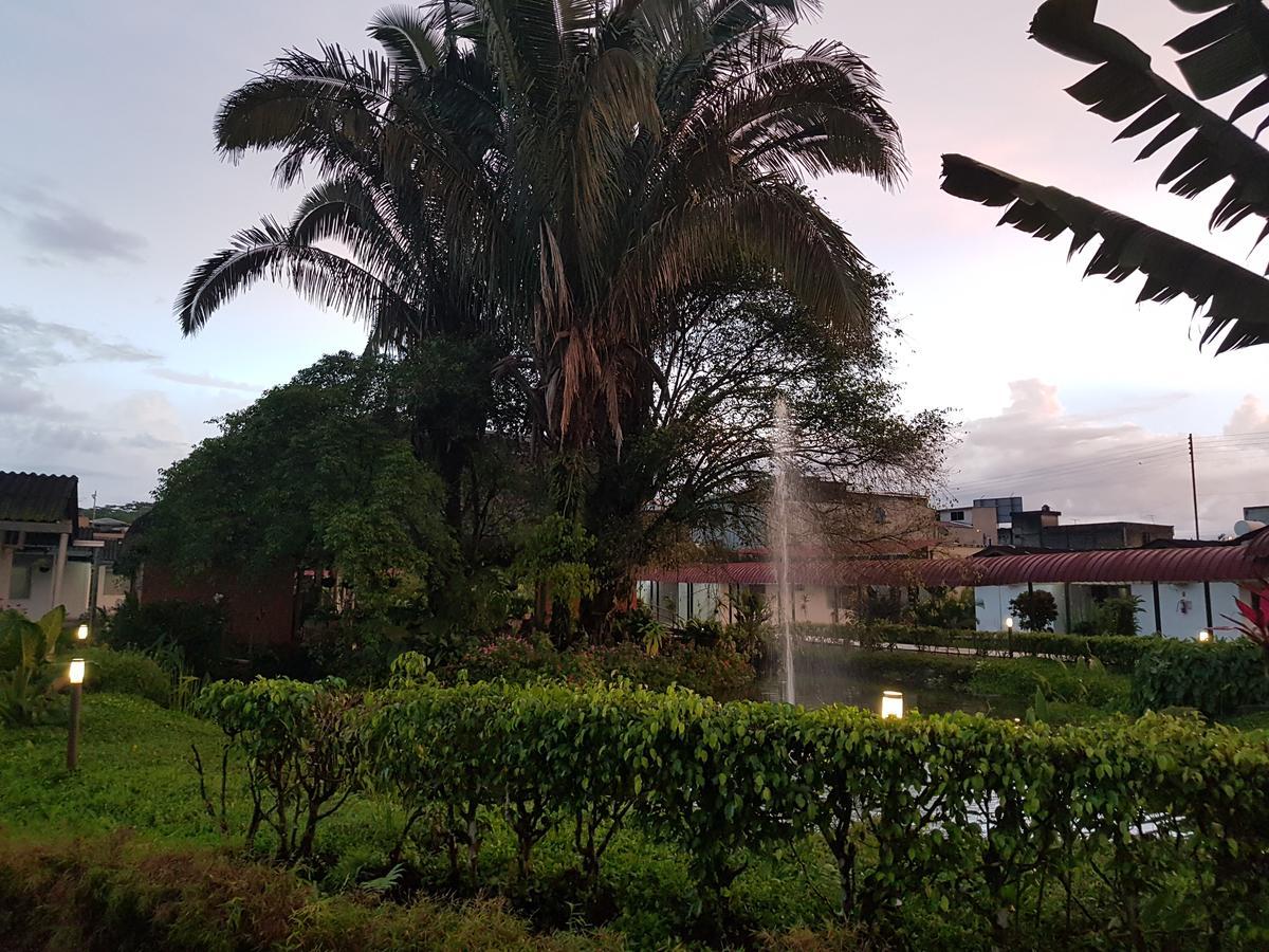 Gran Hotel De Lago - Lago Agrio Nueva Loja Esterno foto
