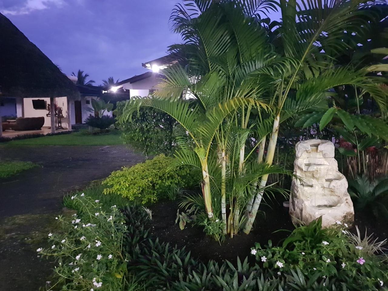 Gran Hotel De Lago - Lago Agrio Nueva Loja Esterno foto