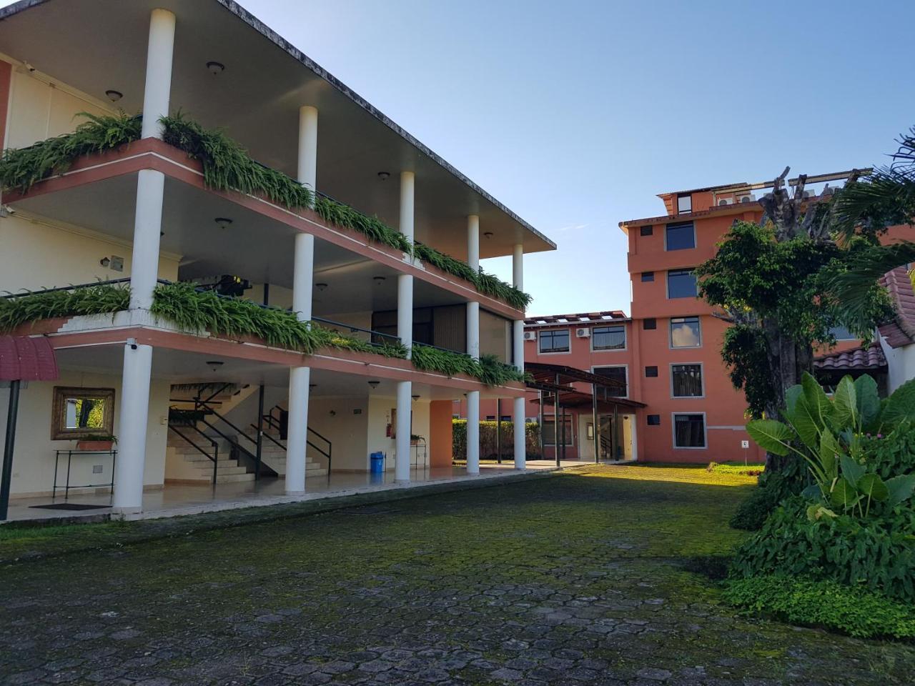 Gran Hotel De Lago - Lago Agrio Nueva Loja Esterno foto