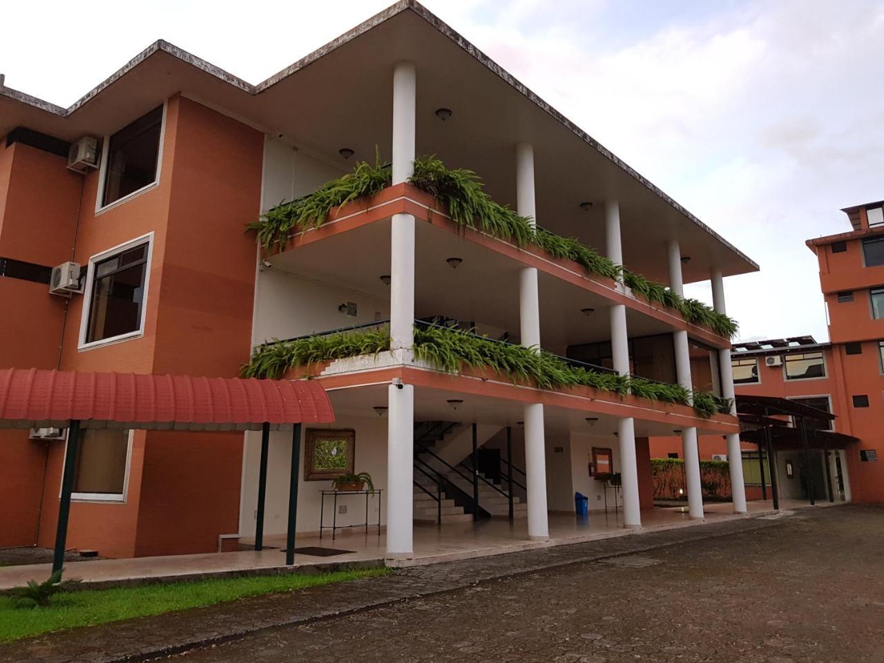 Gran Hotel De Lago - Lago Agrio Nueva Loja Esterno foto